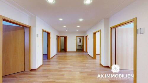 Flur - Großzügige Wohnung mit ca. 140 m² Wohnfläche in zentraler Innenstadtlage von Hessisch Oldendorf