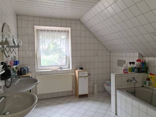 Bad mit Wanne / Dusche / WC im DG (1993) - 
