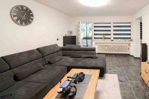 Wohnzimmer - 2 Zimmer Etagenwohnung zum Kaufen in Duisburg
