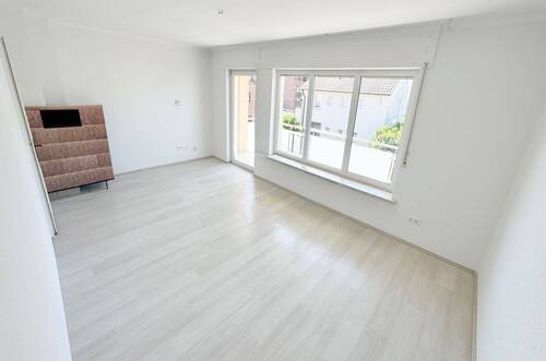 Wohn-/Esszimmer - 3 Zimmer Etagenwohnung zur Miete in Karlsruhe