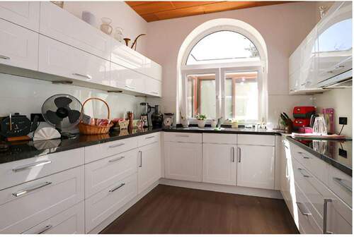 Erdgeschoß rechts Küche - 