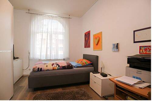 1.OG Rechts Schlafzimmer - 