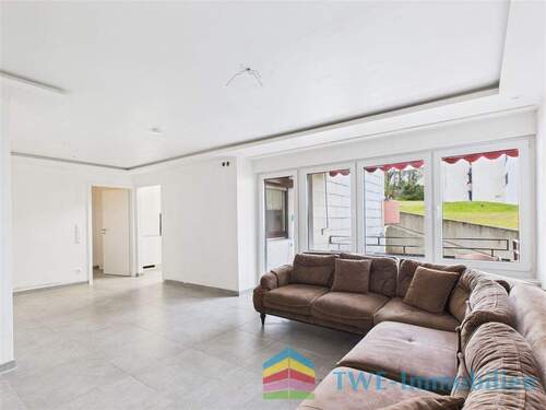 Wohnzimmer - *Stilvoll modernisiert: 3-Zimmer-Wohnung mit optimaler Raumaufteilung*