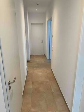 Flur - ++ Elbnah & neuwertig ++ 3 Zimmer, große Terrasse & Gartenanteil++