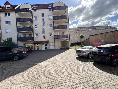 Hof und Vorderhaus - Etagenwohnung mit 75,00 m² in Erfurt zum Kaufen