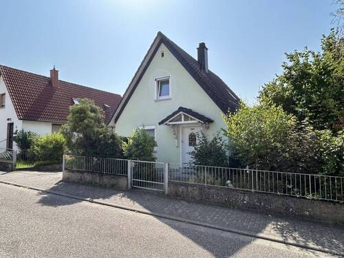 Außenansicht - Freistehendes Einfamilienhaus in Hanglage - ideal für Singles, Paare oder kleine Familien