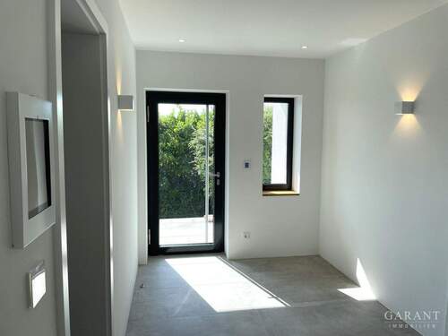 Eingangsbereich - Mehrfamilienhaus, Wohnhaus mit 227,00 m² in Weingarten zum Kaufen