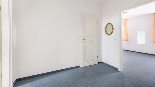 Flur - 2 Zimmer Etagenwohnung zum Kaufen in Hamburg