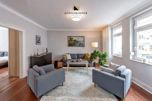 Wohnraum mit großen Fenstern - Etagenwohnung mit 70,70 m&sup2; in Stuttgart zum Kaufen