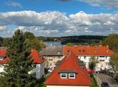 Ausblick - Lichtdurchflutete Dachgeschosswohnung mit Heidensee-Blick und neuer Einbauküche in 19055 Schwerin