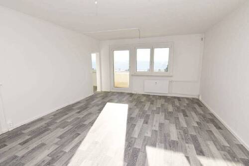 Wohnzimmer - 3 Zimmer Etagenwohnung zur Miete in Zschopau