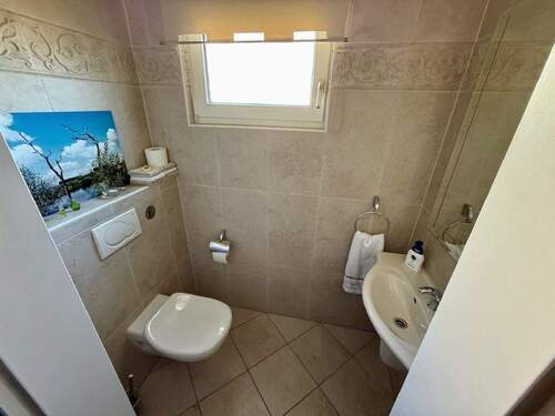 Erdgeschoss: Gäste-WC - 