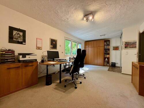 Einliegerwohnung (z. Zt. Home-Office) - 