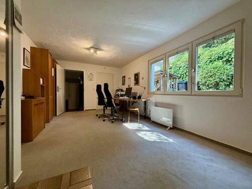 Einliegerwohnung (z. Zt. Home-Office) - 