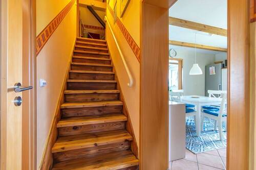 Treppenhaus ins DG - Einfamilienhaus mit 100,00 m&sup2; in Milmersdorf zum Kaufen