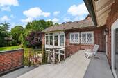 ... ca. 10m² großen Balkon. - 