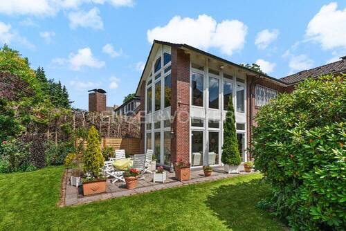 Sonnenterrasse - Klassischer Rotklinker in Wellingsbüttel mit großem Gartengrundstück