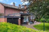 Garage und Carport auf dem Grundstück - 5 Zimmer Einfamilienhaus in Hamburg