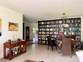 Das großzügige Wohnzimmer - 3 Zimmer Etagenwohnung zur Miete in Murnau am Staffelsee