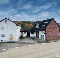 Queidersbach - Geräumiger Gebäudekomplex bestehend aus zwei Einfamilienhäusern