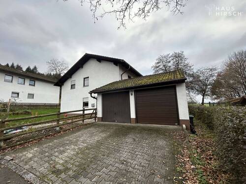 Außen - 6 Zimmer Mehrfamilienhaus, Wohnhaus in Arrach