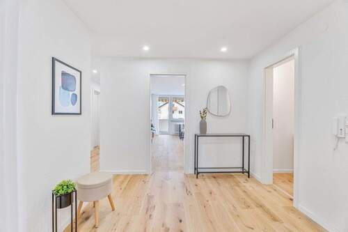 Eingangsbereich - 3 Zimmer mit Balkon hochwertig renoviert