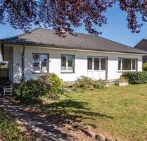 Ansprechendes Einfamilienhaus (Bungalow) mit großem Garten in ruhiger Wohnlage von Arnsberg!