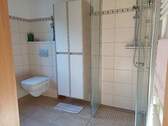 EG: WC und Dusche mit Bodenablauf - 