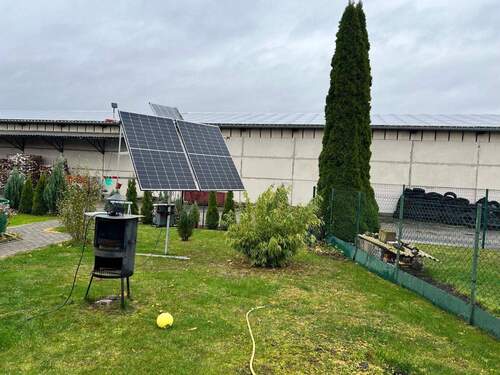 Balkonkraftwerk im Garten - 