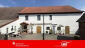 Hofansicht - Platz zum Leben, Raum zum Wachsen!