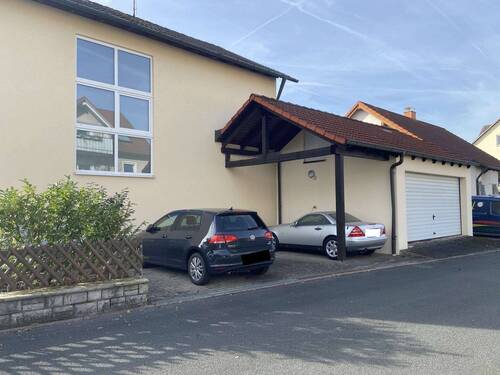 Stellplätze und Garage - 5 Zimmer Einfamilienhaus zum Kaufen in Forchheim