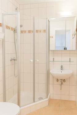 Dusche - Etagenwohnung mit 34,90 m&sup2; in München zum Kaufen