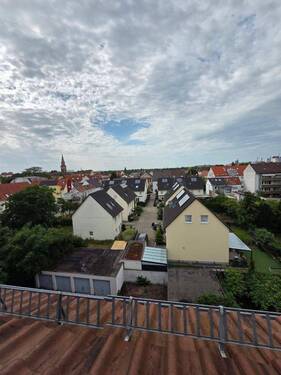 Blick von der Dachterrasse - 5 Zimmer Etagenwohnung in Ludwigshafen am Rhein