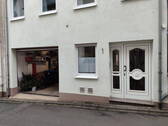Aussenansicht und Garage - 