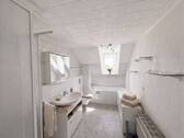 Badezimmer 2. OG - 