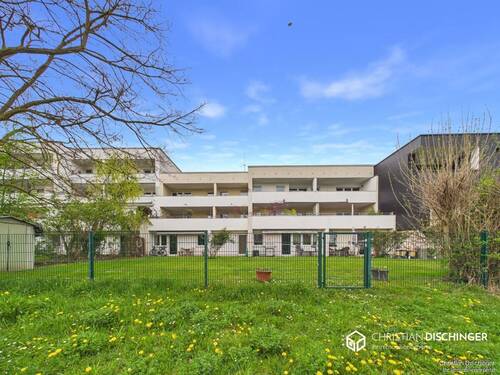 Südansicht - Traumlage trifft Potenzial! Renovierungsbedürftige Wohnung mit einzigartiger Südterrasse