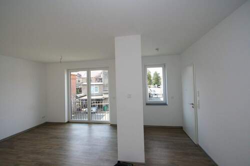 Wohnen und Eingangsbereich - Etagenwohnung mit 117,00 m² in Taucha zur Miete
