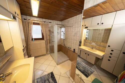 Badezimmer Dachgeschoss - 