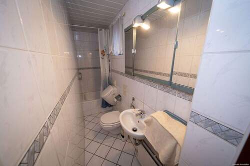 Badezimmer Erdgeschoss - 