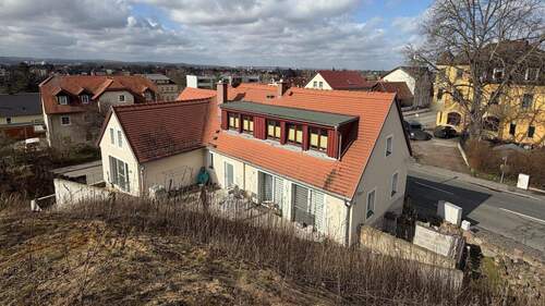 Hausansicht von oben - Denkmaljuwel am Elbhang mit Baupotenzial