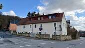 Hausansicht von der Straße - 8 Zimmer Mehrfamilienhaus, Wohnhaus zum Kaufen in Dresden