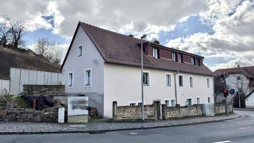 Hausansicht von der Straße - 