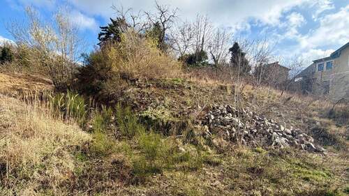 Angrenzendes Grundstück mit Baupotenzial - 