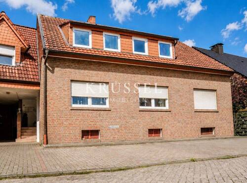 Gepflegtes Objekt mit ansprechender Fassade - 