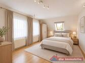 großes Schlafzimmer im Obergeschoss - 