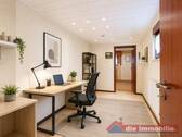 Vielseitig nutzbarer Raum – ideal als Arbeits-, Hobby- oder Gästezimmer - 