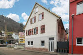 Straßenansicht - Mehrfamilienhaus, Wohnhaus in Neuenbürg zum Kaufen