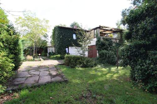 Seitliche Hausansicht - 4 Zimmer Einfamilienhaus in Weinböhla