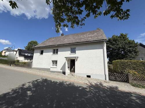 Vorderseite - 5 Zimmer Einfamilienhaus zum Kaufen in Brilon / Wülfte