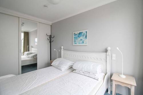 Schlafzimmer1 - 